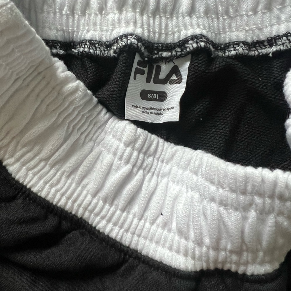 Fila - Picture 2 of 5
